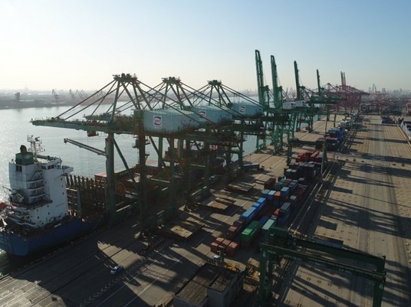 2秒识别，5小时通关！同方威视赋能天津港效率跃升(图1)