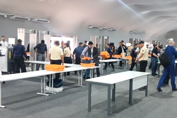 从进博会、G20到COP30， 全球大型活动为何都选择熵基智慧安检？(图1)