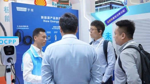 宇视科技亮相2025深圳充换电展,以AI智充与全栈实力扎根新能源市场(图1) 11