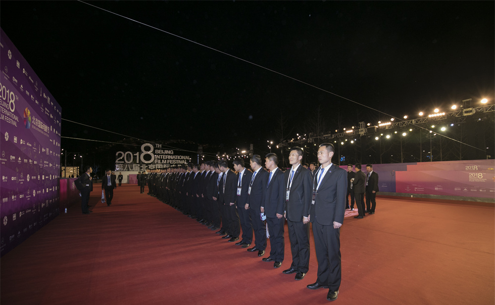 北京哪家保安公司好我接力！请善待你身边的保安